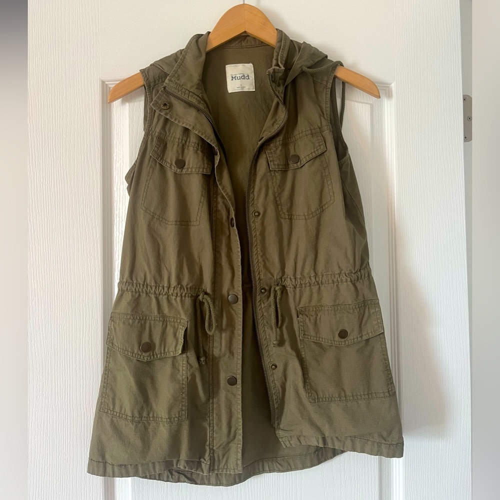 Mudd Army Green Vest size Small